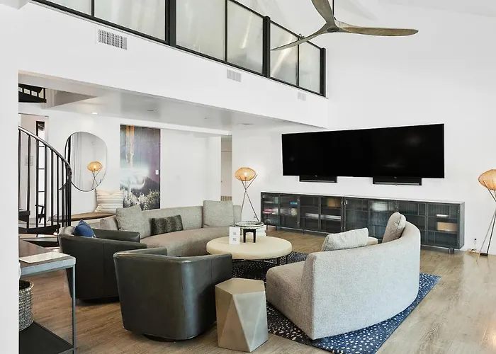 Moderncompound