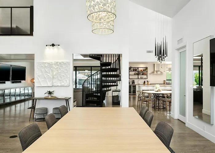 Holiday home Moderncompound *