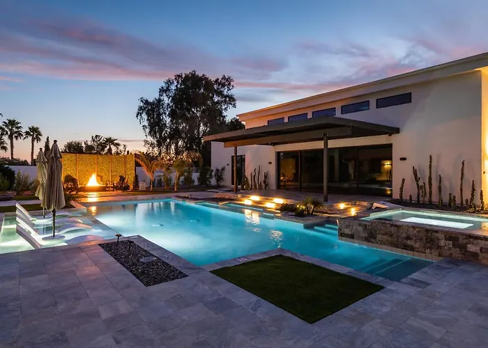 Holiday home Moderncompound
