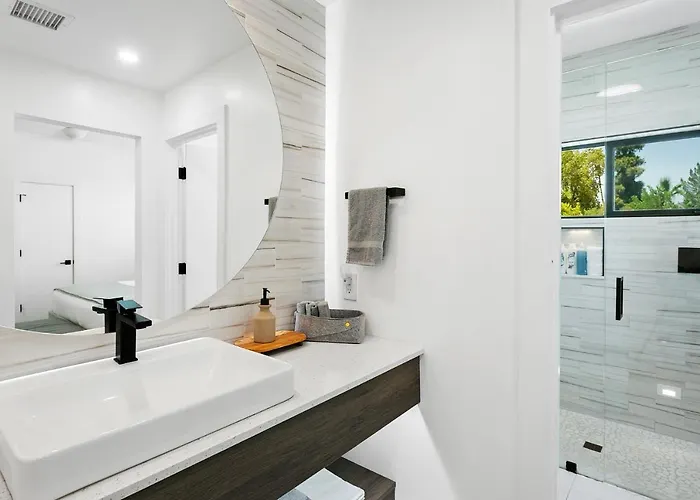Holiday home Moderncompound *